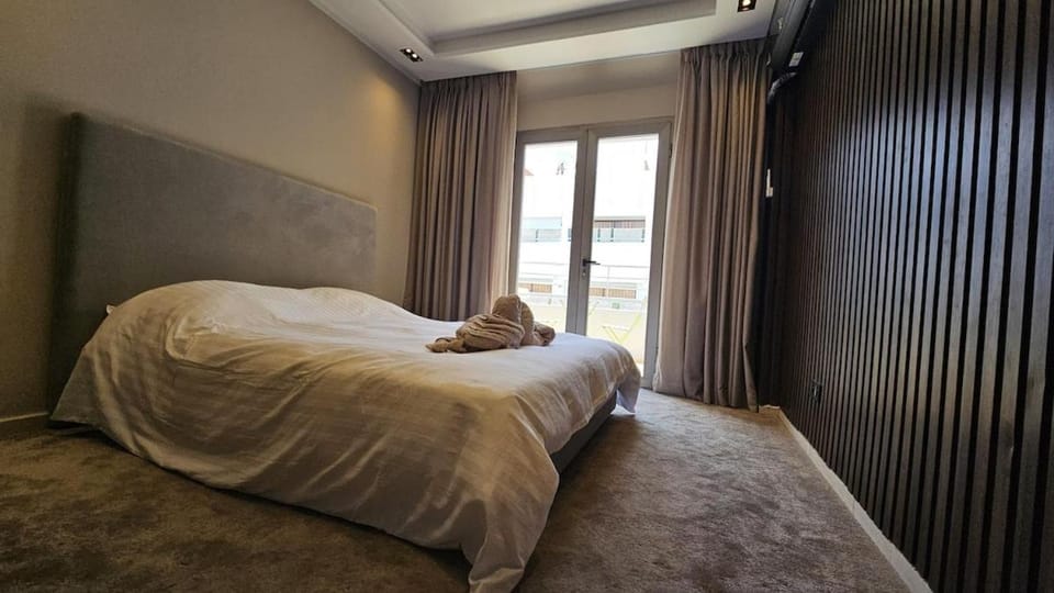 Casa Center Luxurious 2BR Wi-Fi, Parking AC Apartment in Casablanca