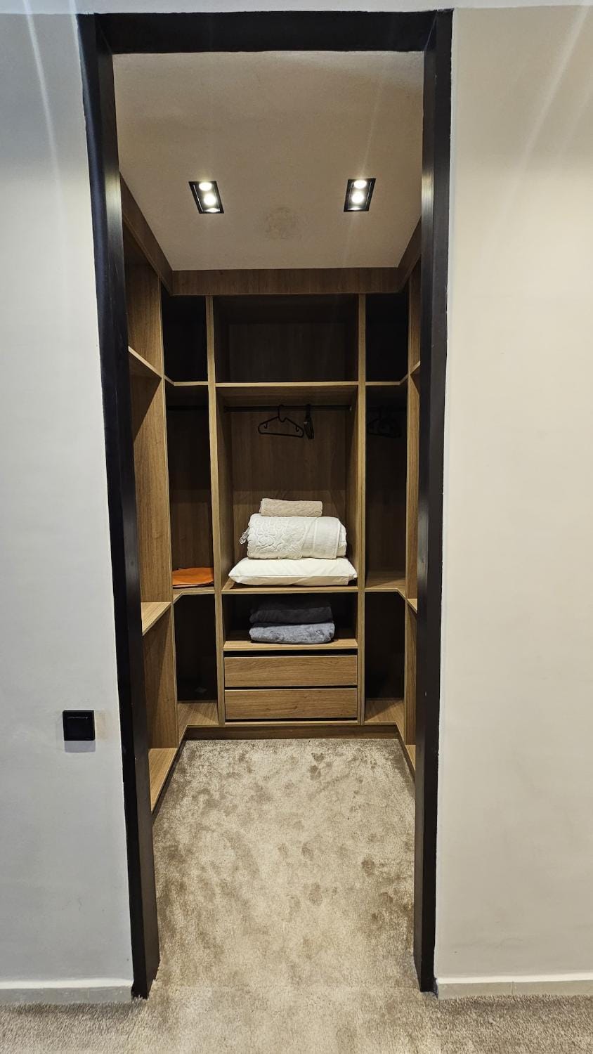 Casa Center Luxurious 2BR Wi-Fi, Parking AC Apartment in Casablanca