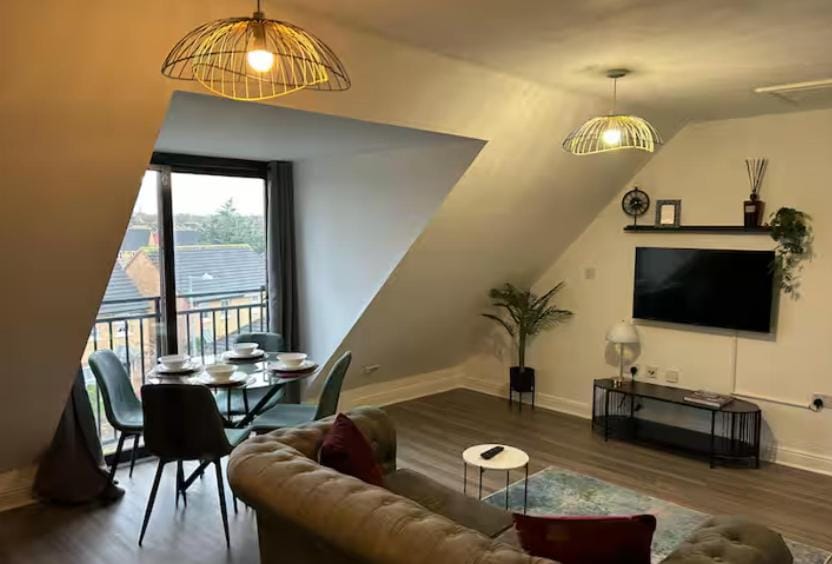 TV and multimedia, Living room, Dining area