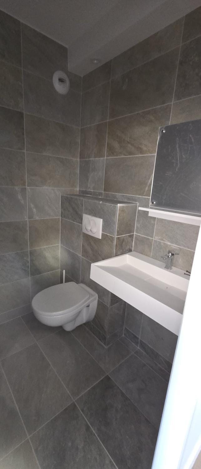 Toilet, Property building