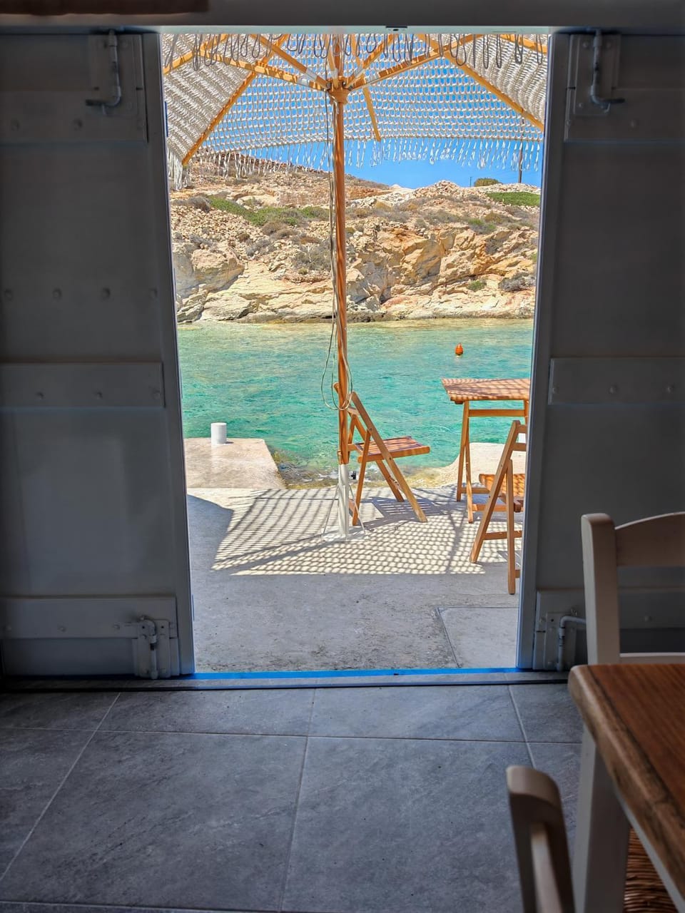 Troulou beach house House in Milos