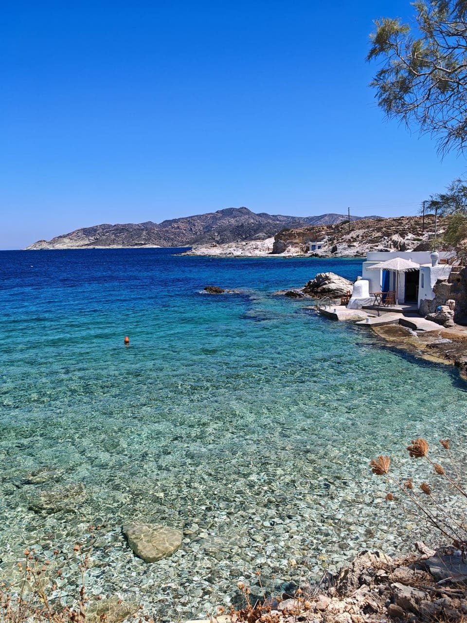 Troulou beach house House in Milos