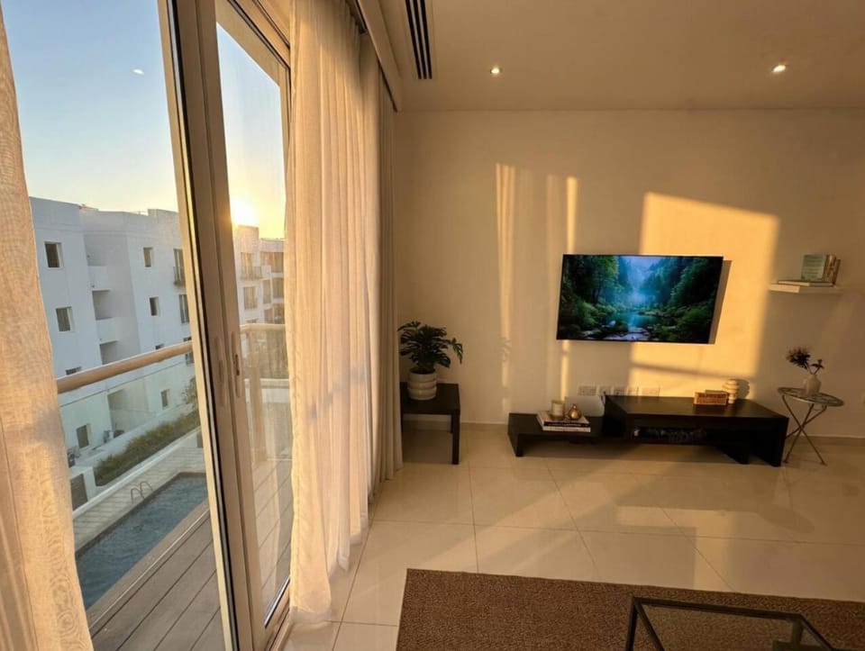 Thewalk2 Pool View ~ 5 mins from Airport Apartment in Muscat