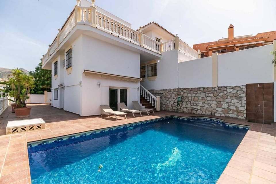 143 - Spacious Villa with Private Pool & Stunning Views Villa in Fuengirola