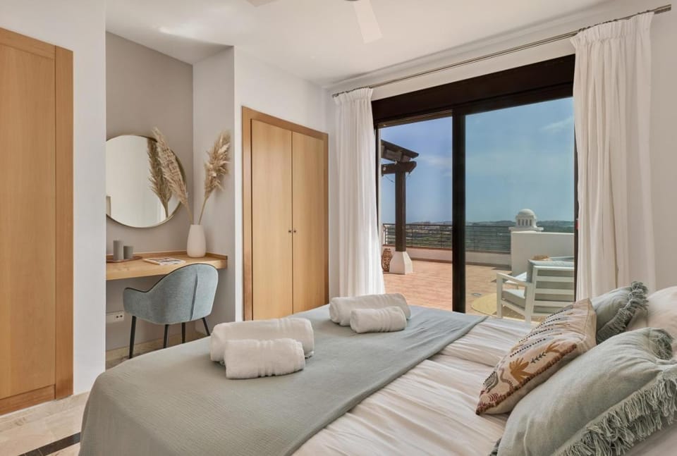 Penthouse with Large Terrace, Sea & Mountain Views Apartment in Costa del Sol