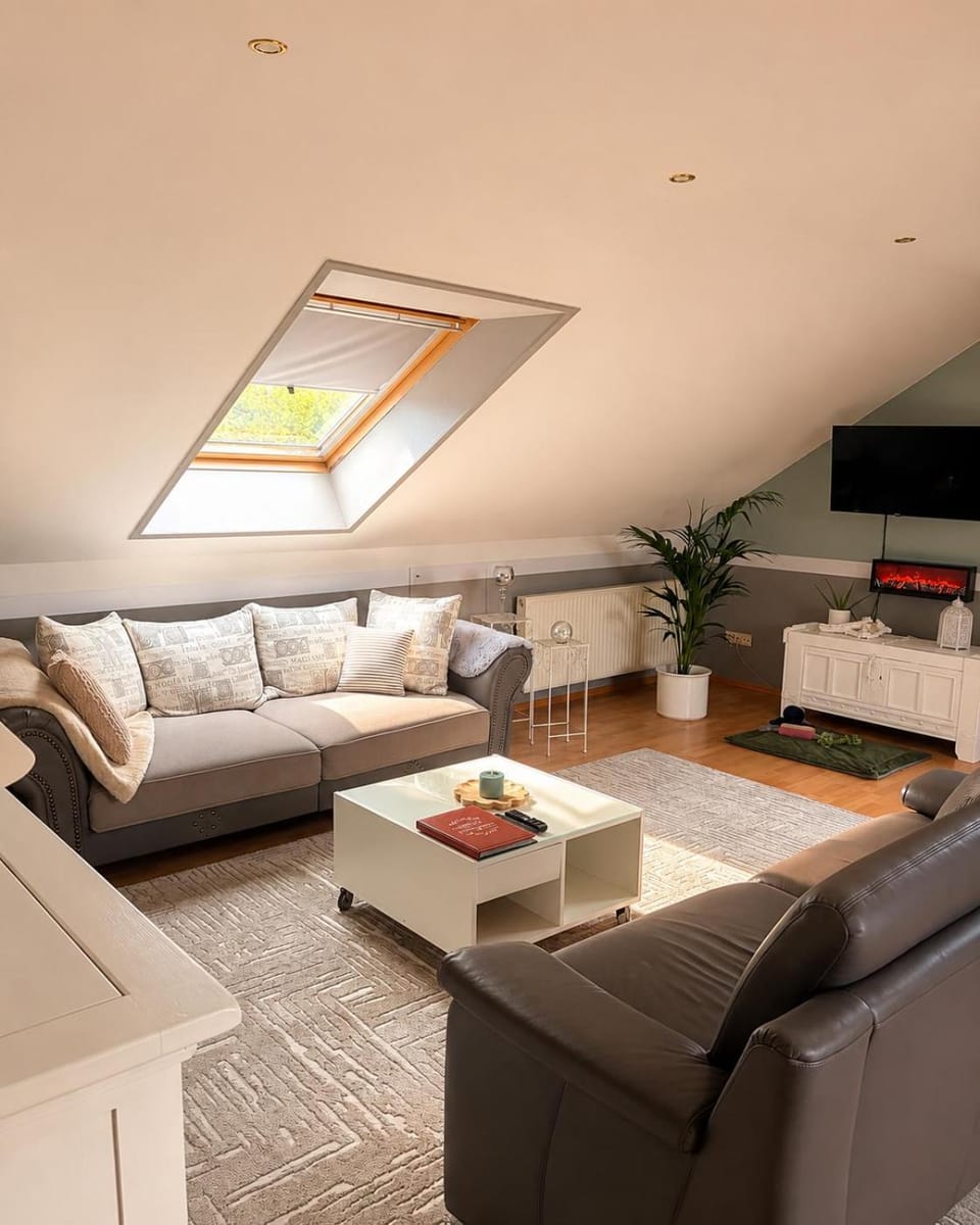 Green Door Loft Stilvolles 160 m2 Apartment Balkon Gartenblick Workstation Hundefreundlich Apartment in North Rhine-Westphalia