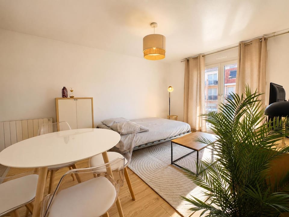 Le Clos des Vignes - Balconies and Free Parking Apartment in Grand Est