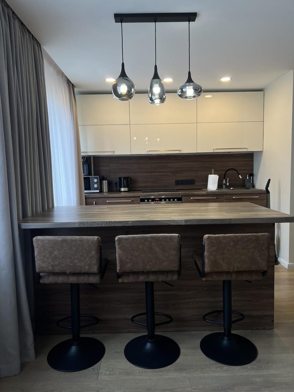 Kitchen or kitchenette, Lounge or bar