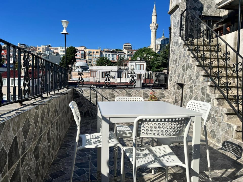Property building, View (from property/room), Balcony/Terrace
