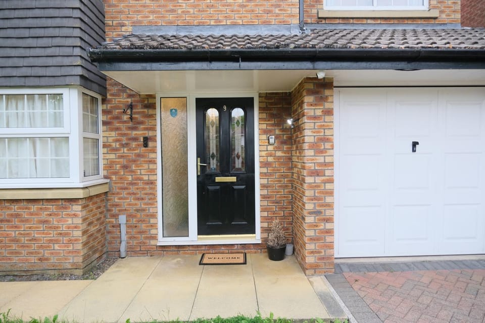 Premium Family & Contractor Free Park | EV Charger House in Rochdale