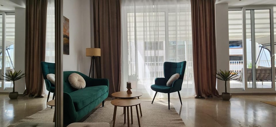The Green Velvet Brand New Lux 3BR Penthouse near Metro Port Apartment in Pireas