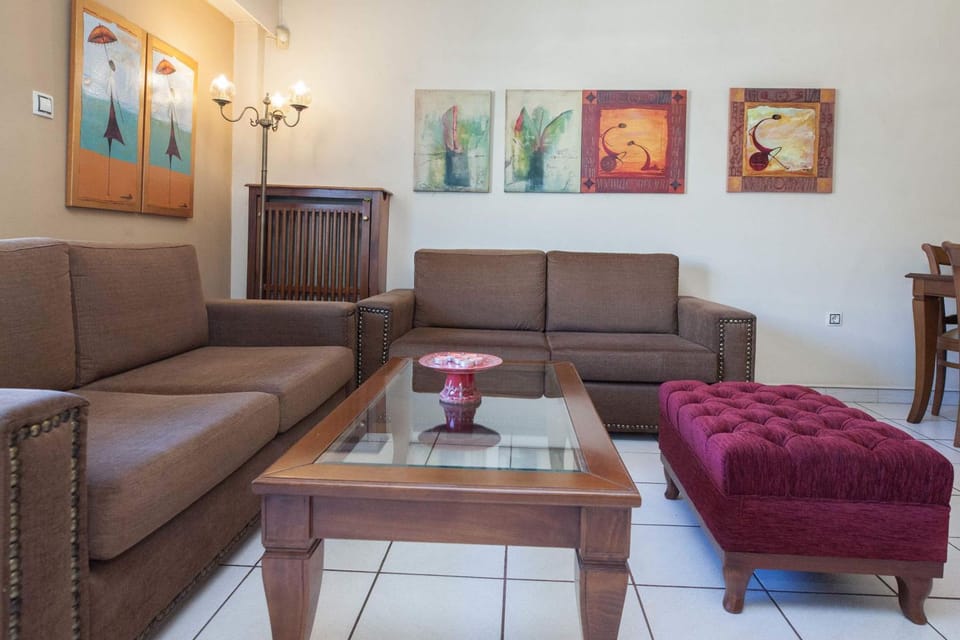 Elegant 2 Bd Apt with Balcony in Korydallos Square Apartment in Decentralized Administration of Attica