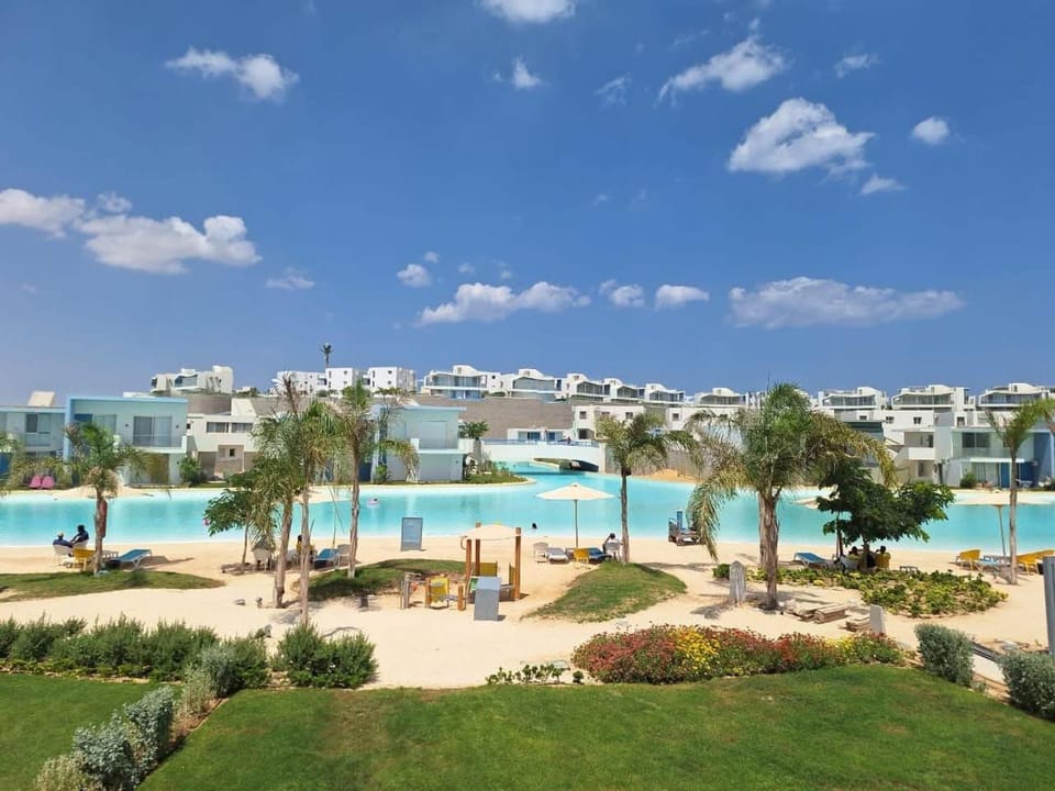 Nearby landmark, Day, Natural landscape, Garden, Beach, Garden view, Pool view, Swimming pool, sunbed