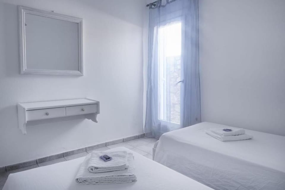 Lefkanemos Apartment in Mykonos, Mikonos 846 00, Greece