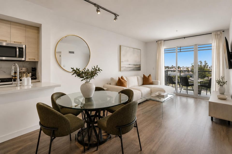 Living room, Seating area, Dining area