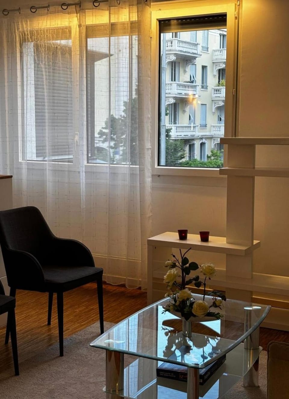 Shiraz Apartment in Lausanne