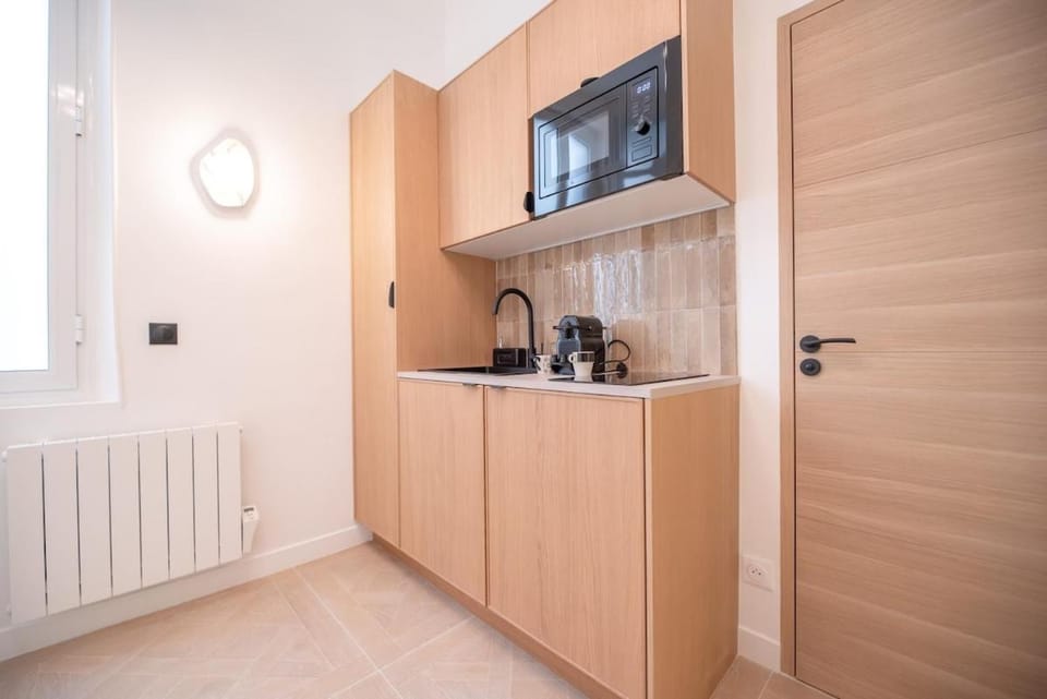 Cosy Flat by Quai d'Orsay, near Eiffel Tower Apartment in Paris