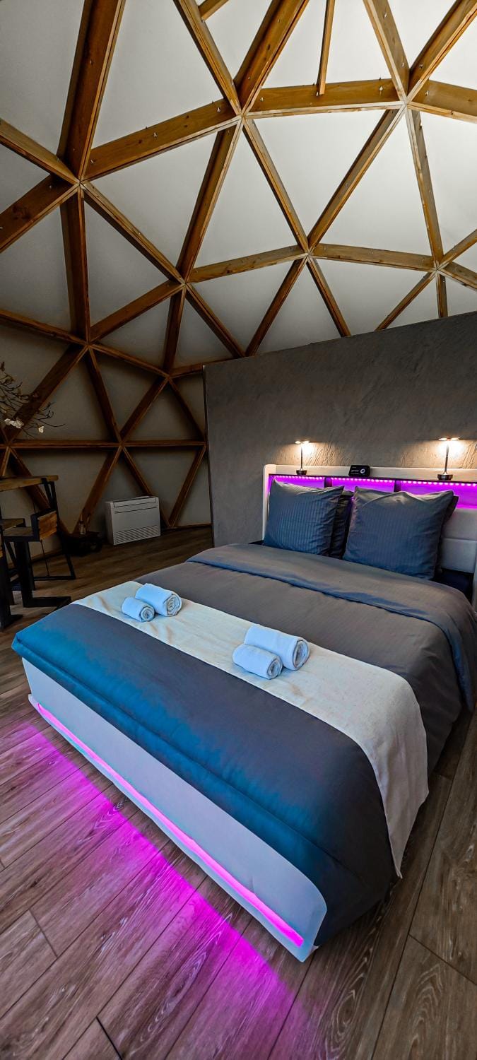 Bed, air conditioner