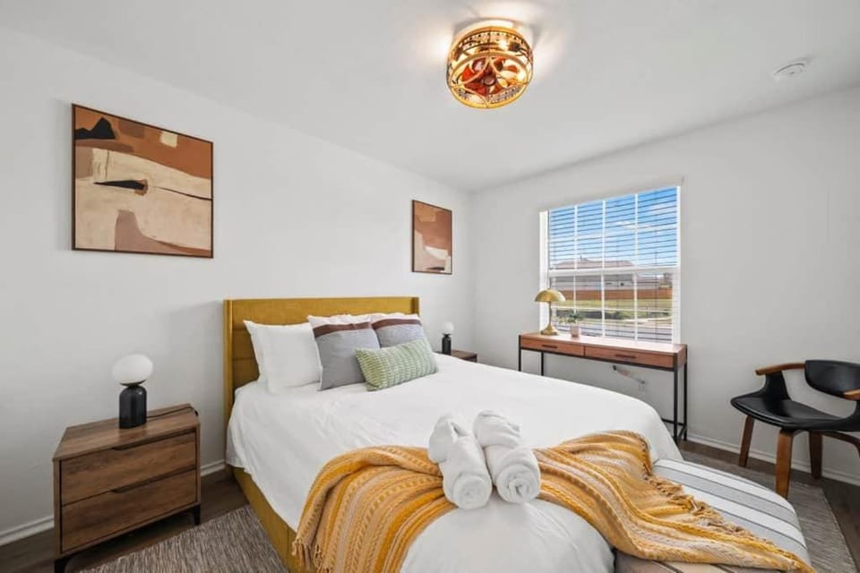 4 BR Modern Oasis 5 Beds Games Comfort House in San Marcos