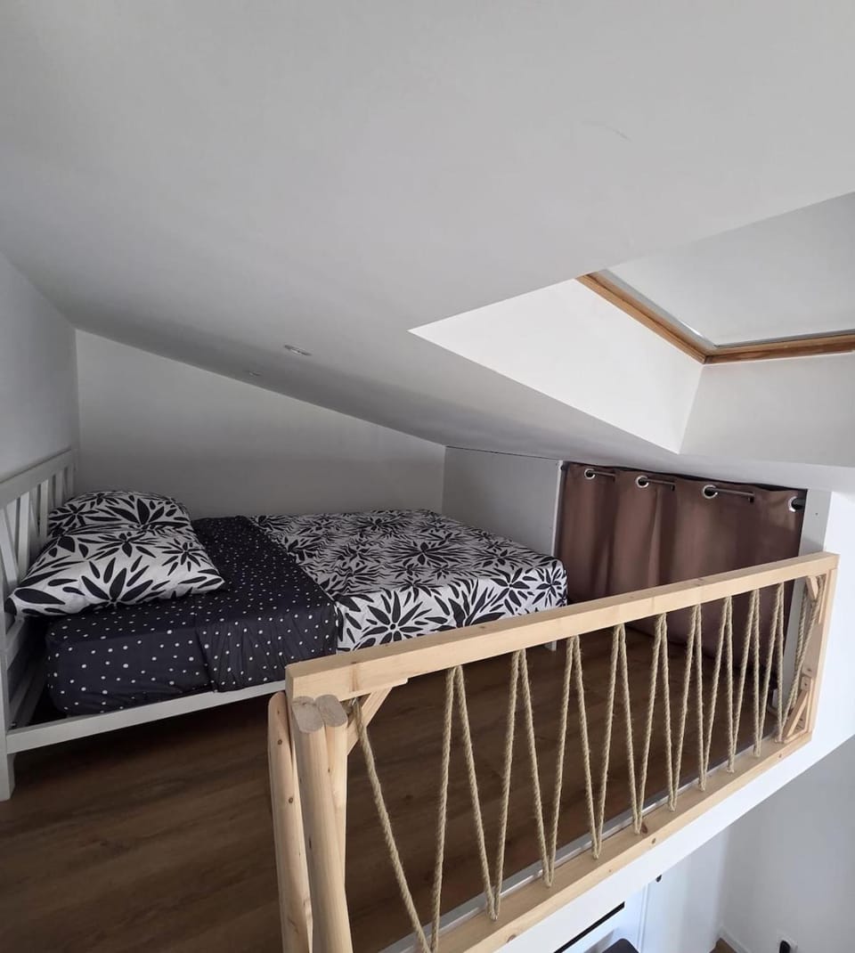 Bedroom, heating