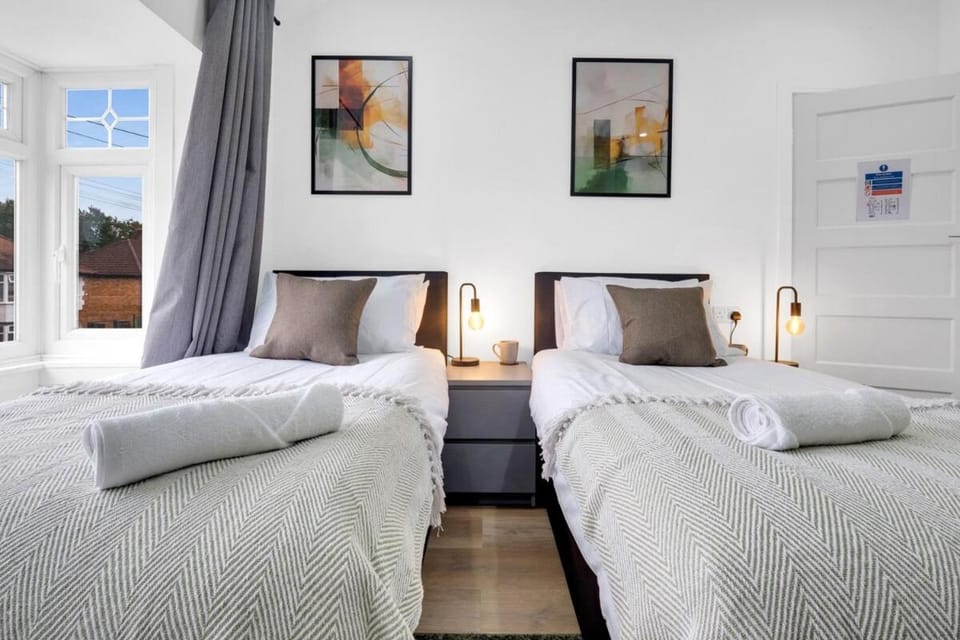 Spacious Luxurious Serviced Accommodation 9 House in Leicester