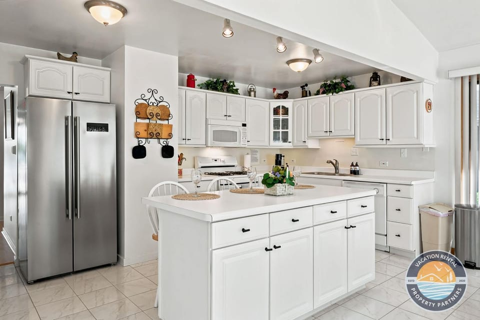 Lake Delavan Lakefront Home Pier Sleeps 6 House in Wisconsin