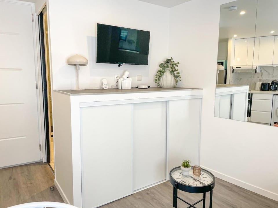 Le Bohème Ponot - Studio - Quiet - Wi-Fi Apartment in Auvergne-Rhône-Alpes
