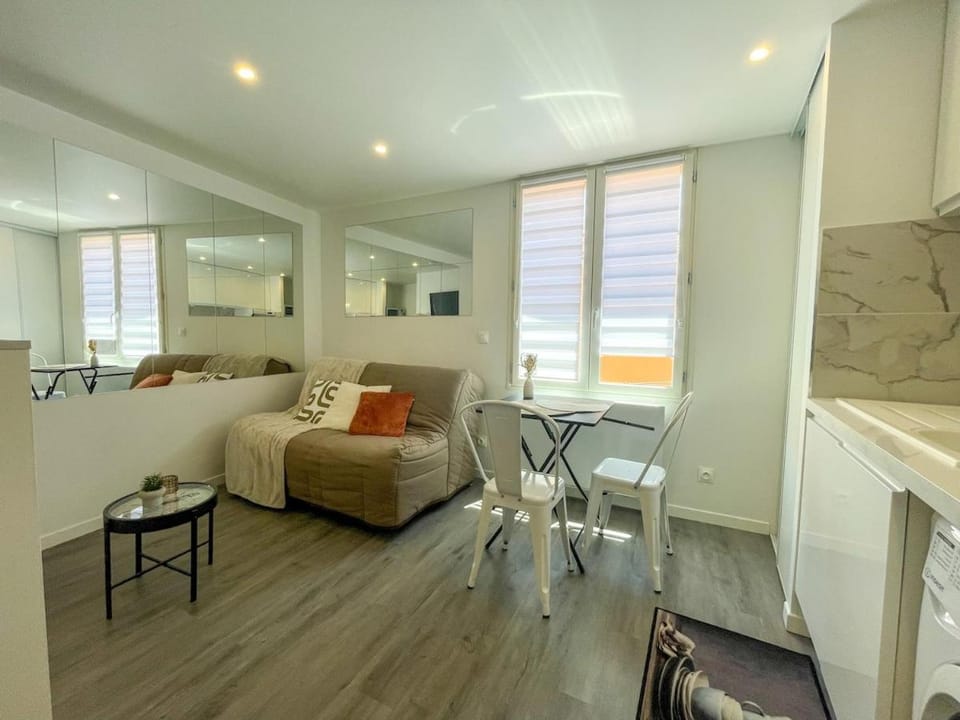 Le Bohème Ponot - Studio - Quiet - Wi-Fi Apartment in Auvergne-Rhône-Alpes