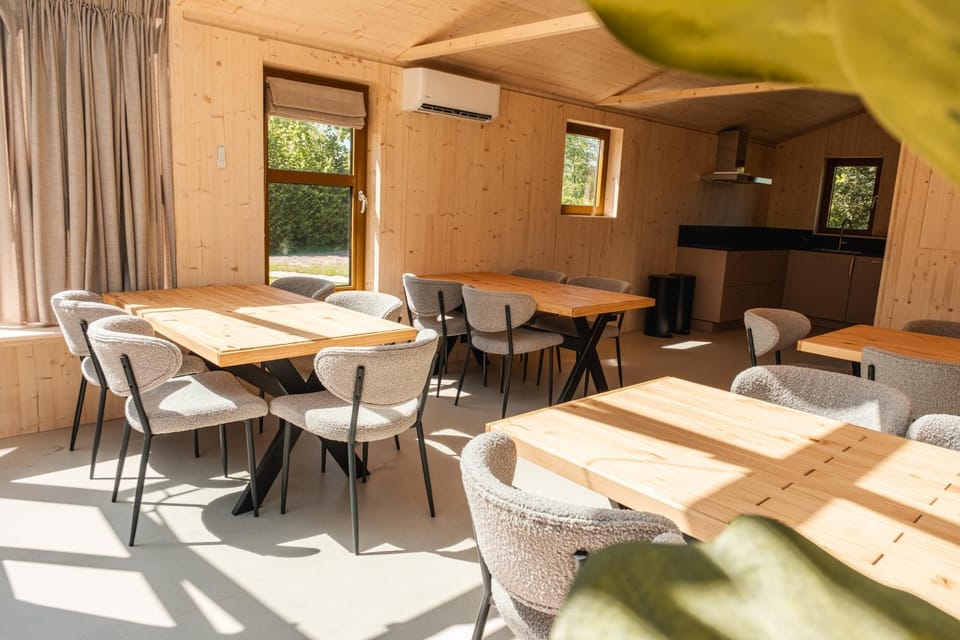Groepsruimte + 4 Large Greenhouses (16 personen) House in Flevoland, Netherlands