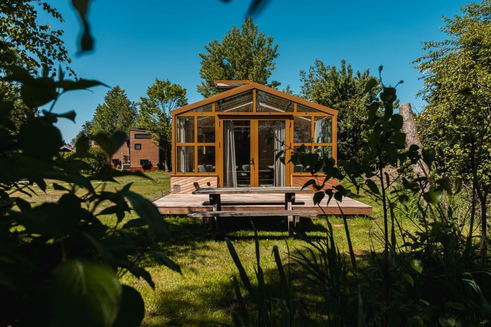 Groepsruimte + 4 Tiny Greenhouses (16 personen) House in Flevoland, Netherlands