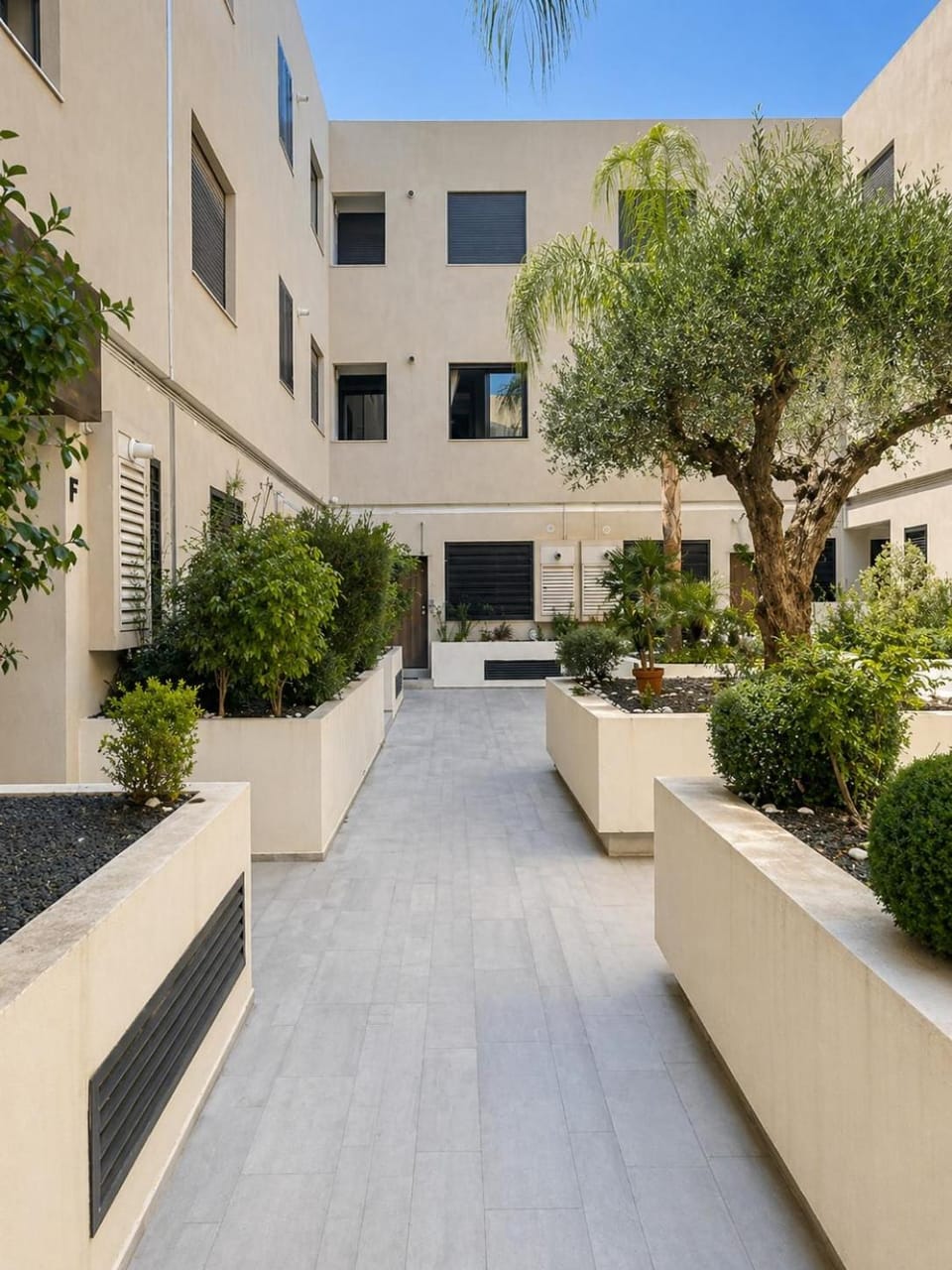 Property building, Day, Garden, Garden view