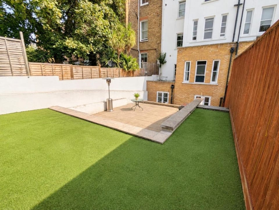 Philbeach Gardens Shared Flat, 5 Private Rooms Apartment in City of Westminster