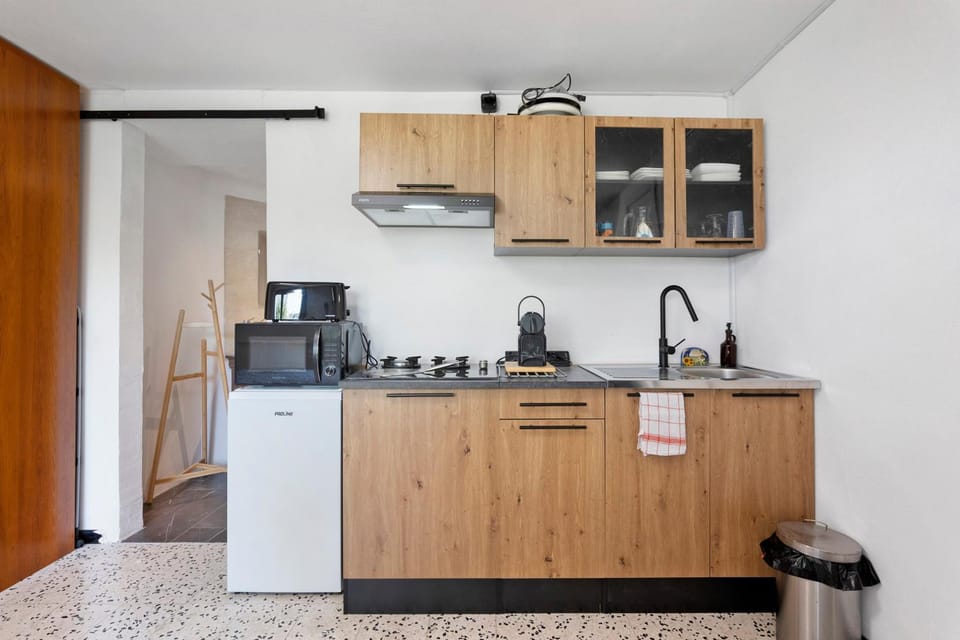 Kitchen or kitchenette, Living room