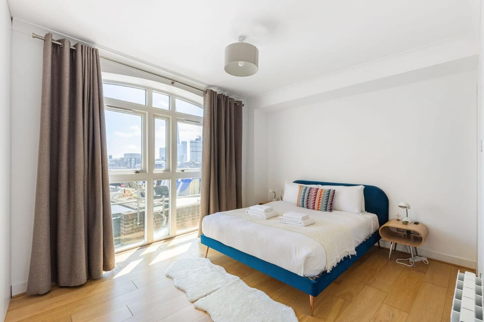 GuestReady - Chic Stay with Stunning Balcony Views Apartment in London