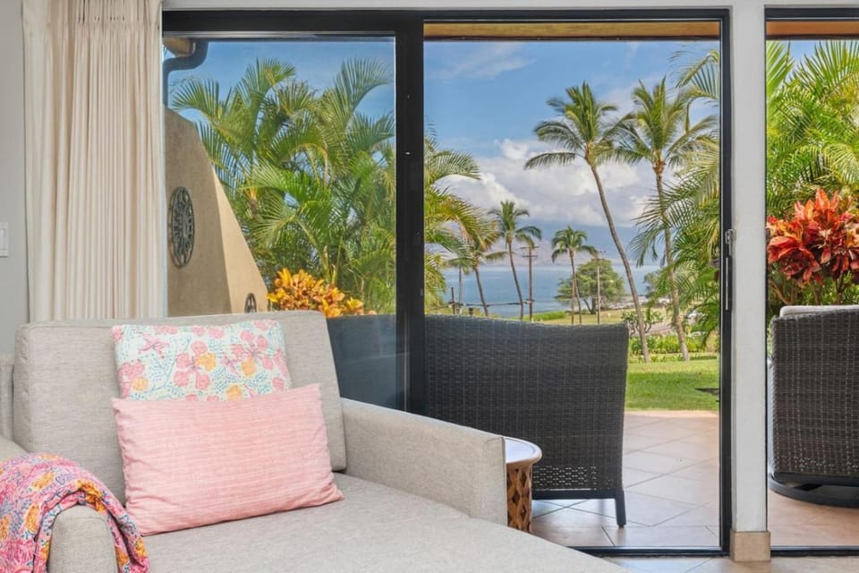 Patio, Day, View (from property/room), Living room, Garden view