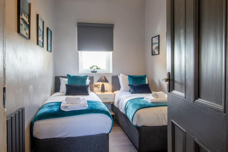 Hawkhead House Near M8 Paisley & Glasgow 2BDR Apartment in Paisley