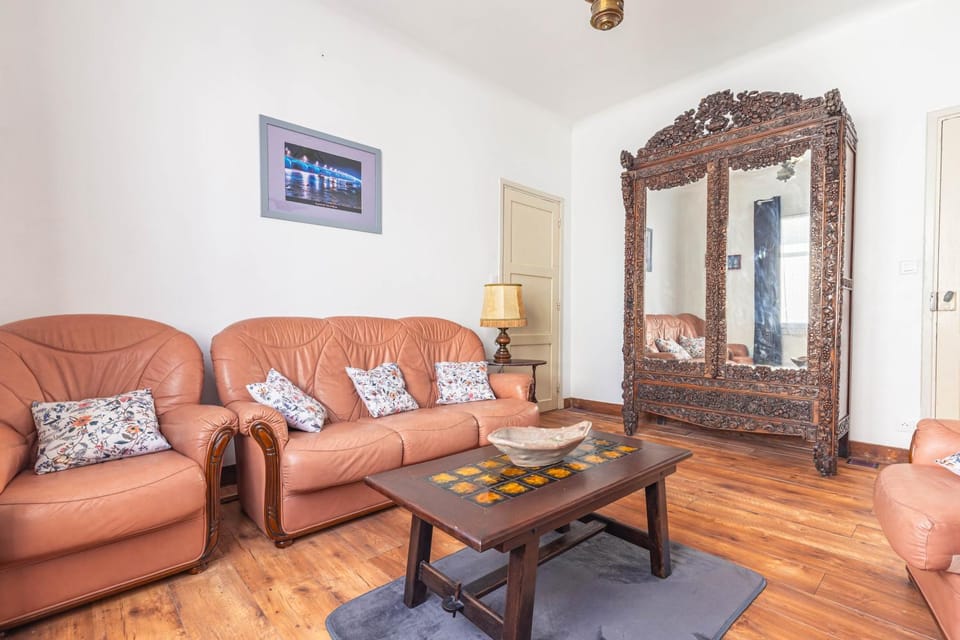 Property building, Living room