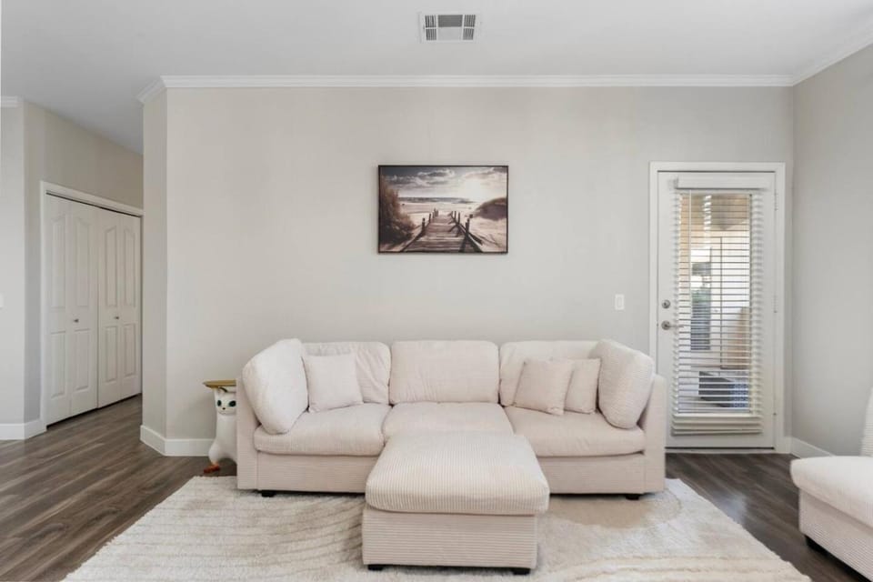 Casual Comfort Elegance Apartment in Scottsdale