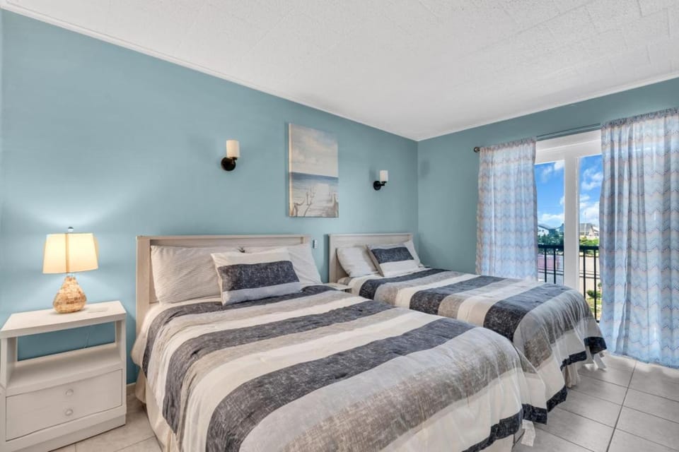 2BR with Ocean Views Washer-Dryer, Free Parking House in Seaside Heights