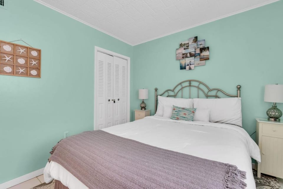 2BR with Ocean Views Washer-Dryer, Free Parking House in Seaside Heights