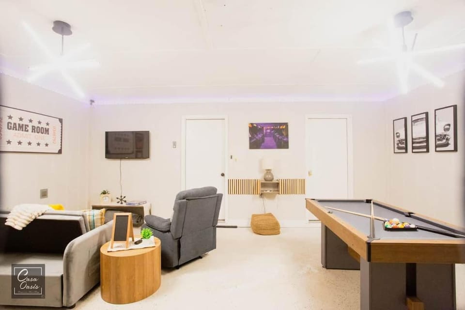 Charming Corp Stay Fast Wifi GYM Game Pet House in Warner Robins