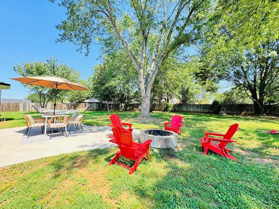 Casa Oasis Modern Comfort Retreat Game Gym House in Madison