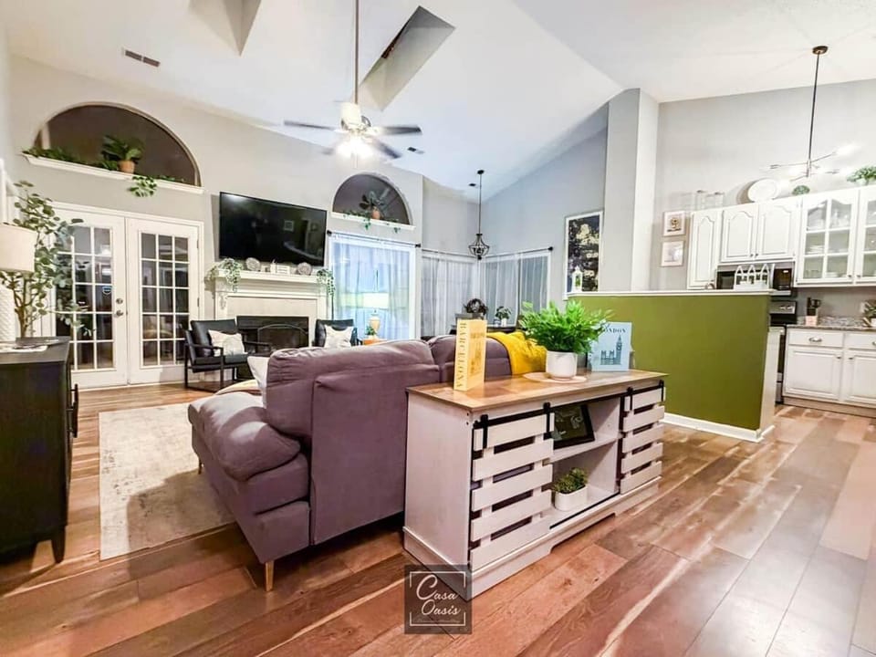 Modern Arcadia Escape At Madison Pet Friendly House in Madison