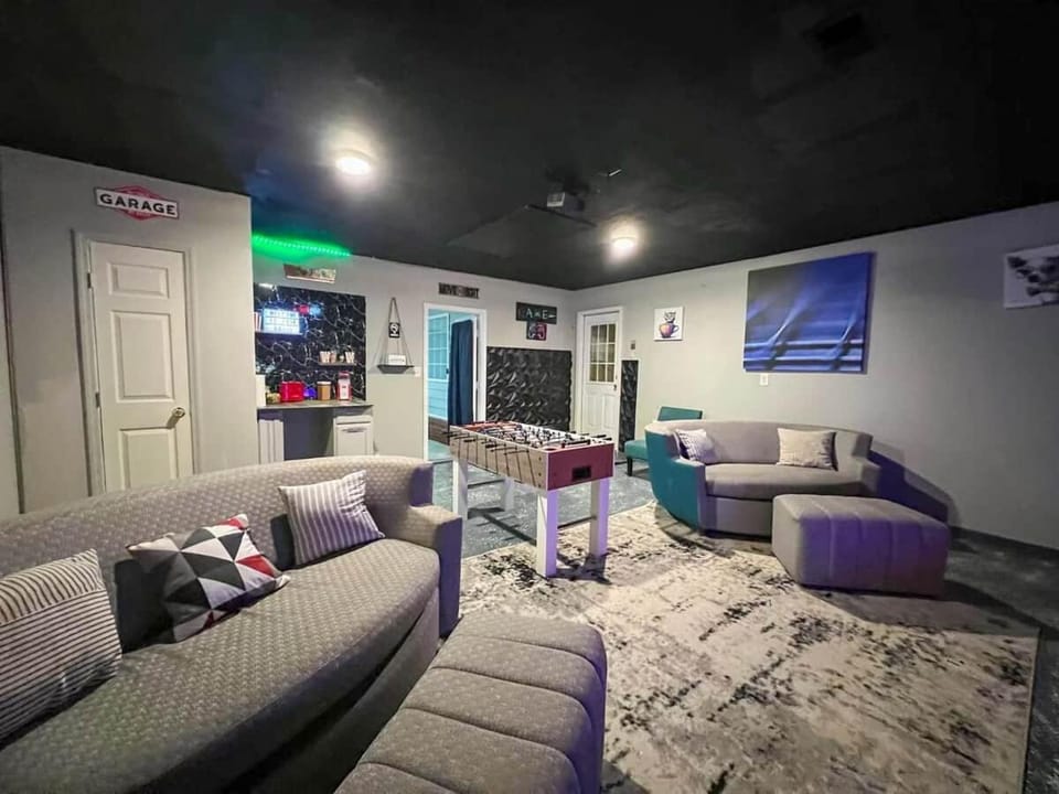 Cozy Serenity Home Theater Fenced House in Warner Robins