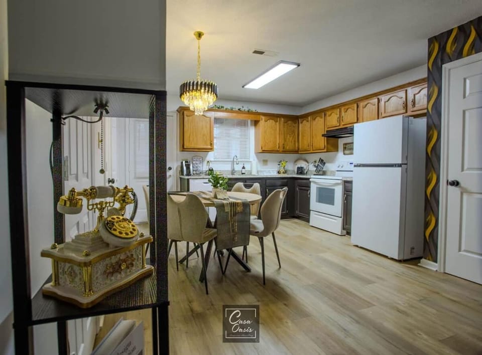 Two Modern 2BR Townhomes Sleeps 8 Decatur AL House in Decatur