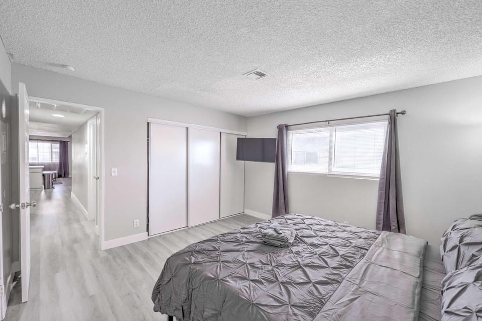 Relaxing Vegas Retreat! Sleeps 6! House in Las Vegas
