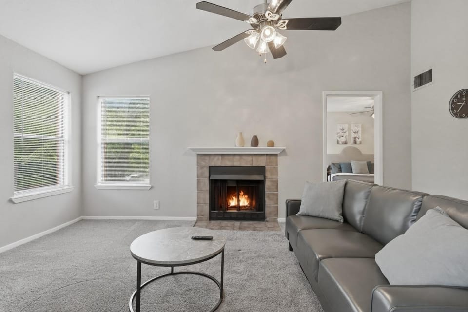Cozy Nashville retreat near airport & hotspots Apartment in Cloverhill