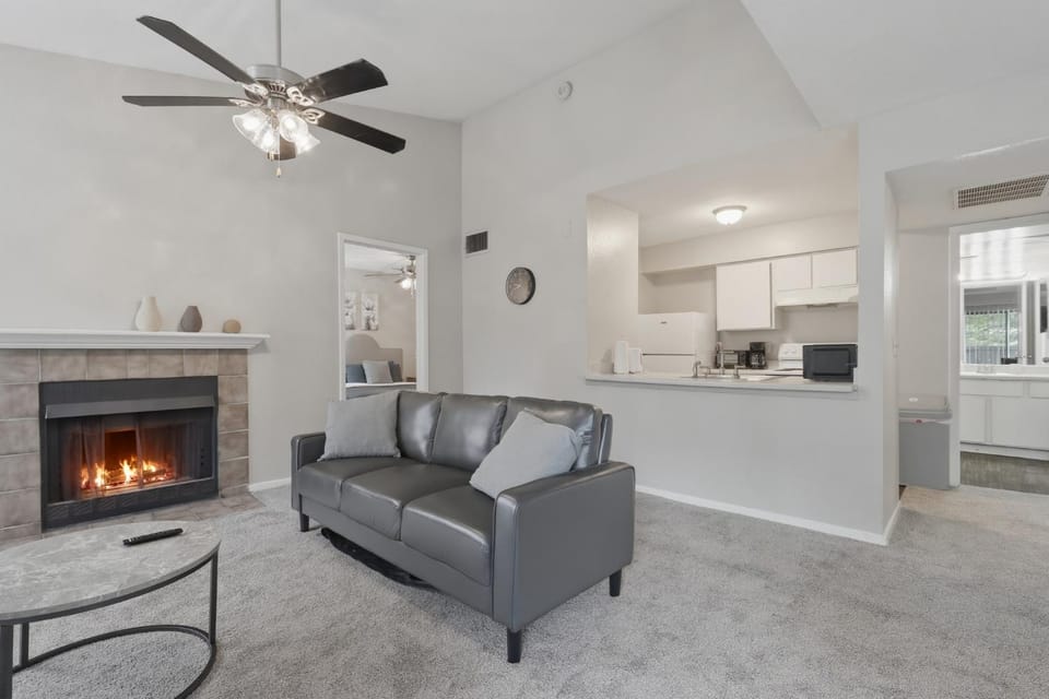Cozy Nashville retreat near airport & hotspots Apartment in Cloverhill