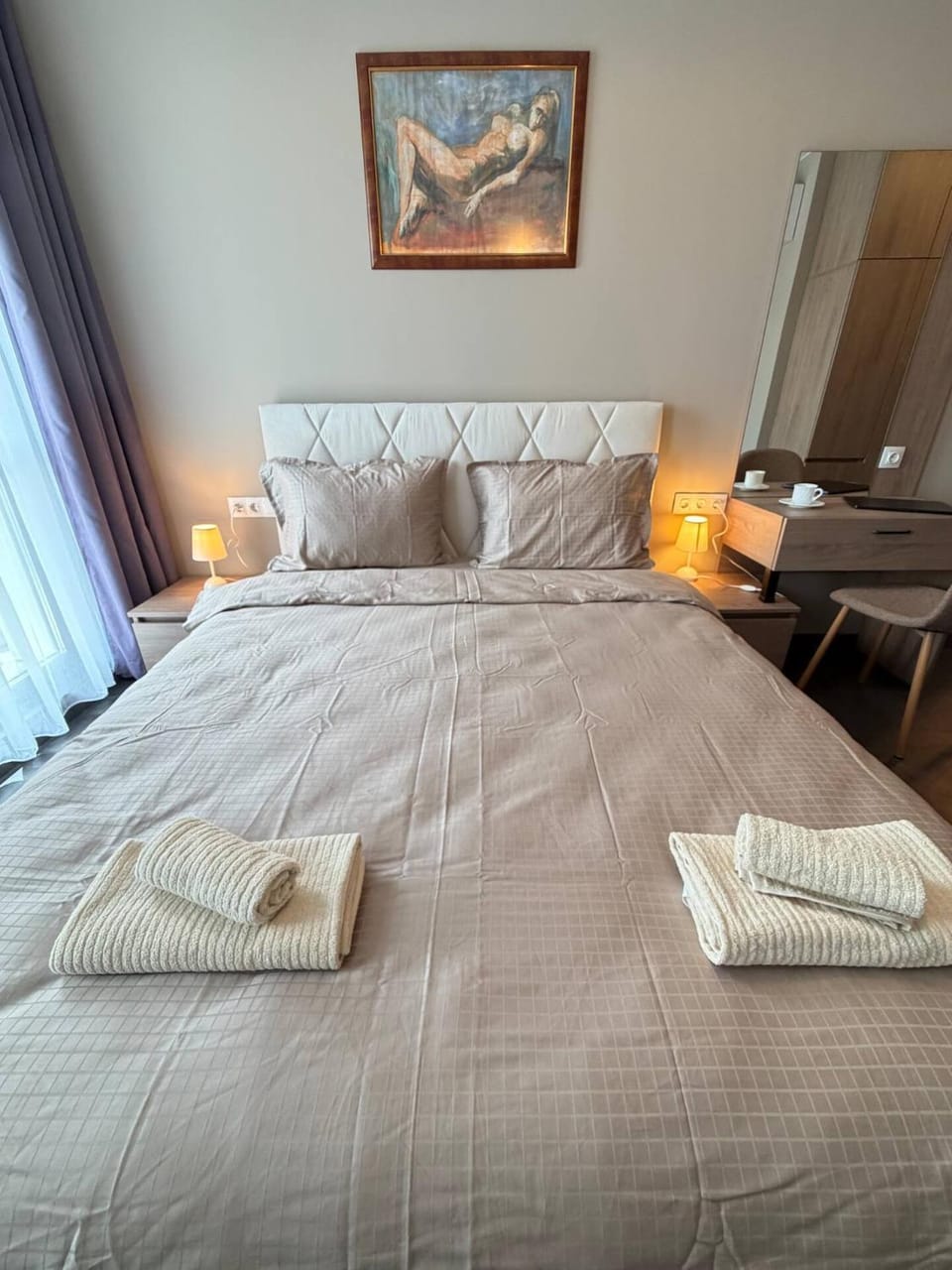 Bedroom, towels, air conditioner