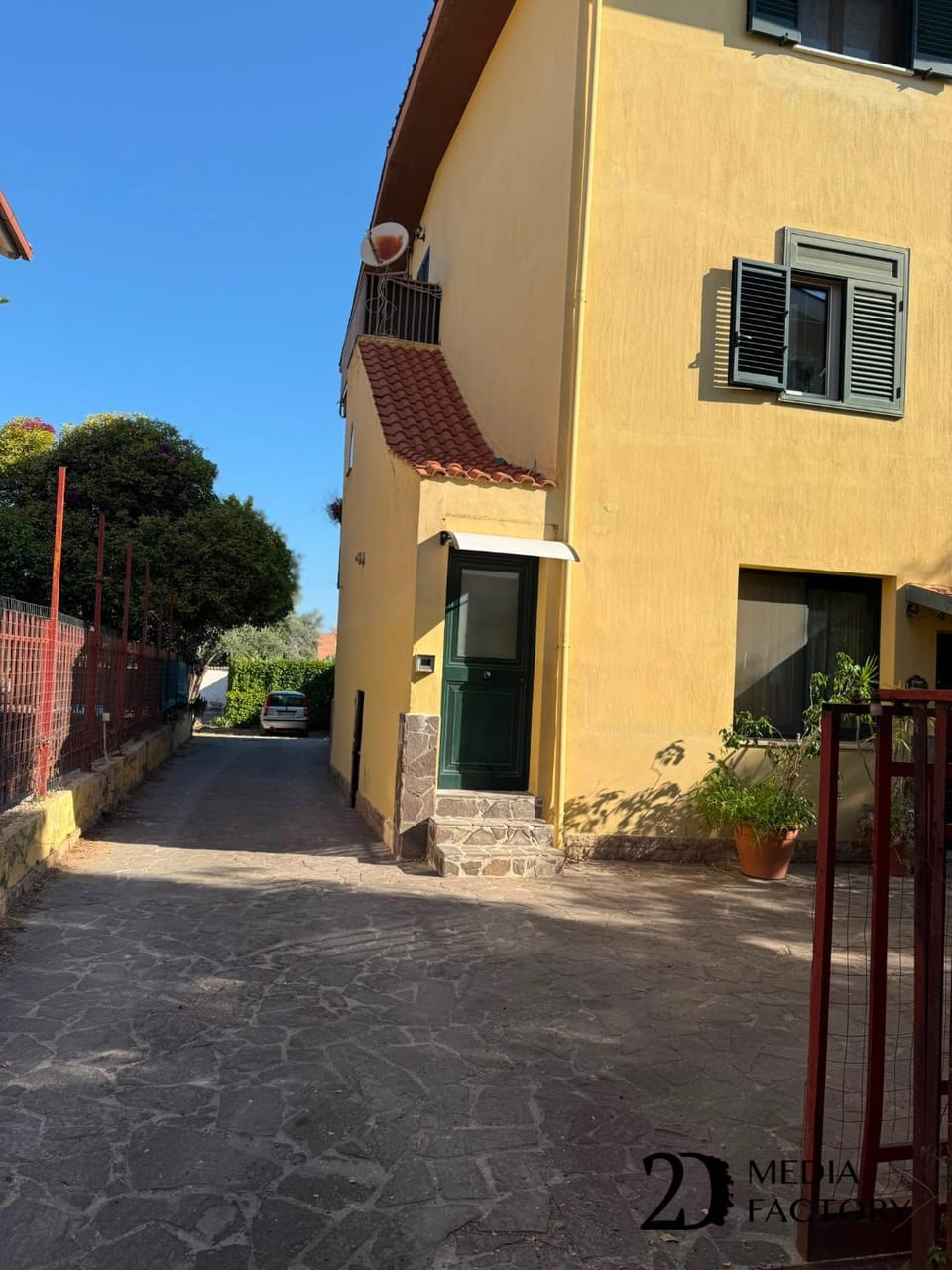Facade/entrance, Street view